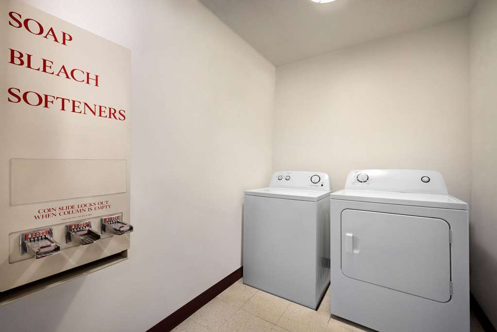 Travelodge by Wyndham Vaughn - photo 11