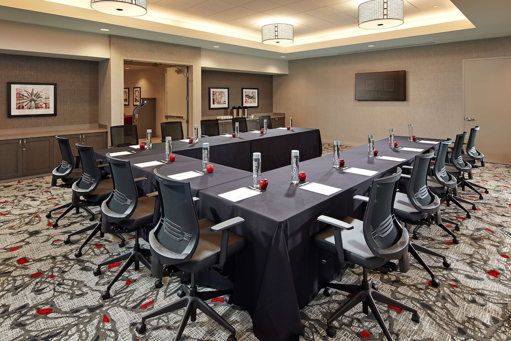 Hampton Inn Long Beach Airport - photo 25