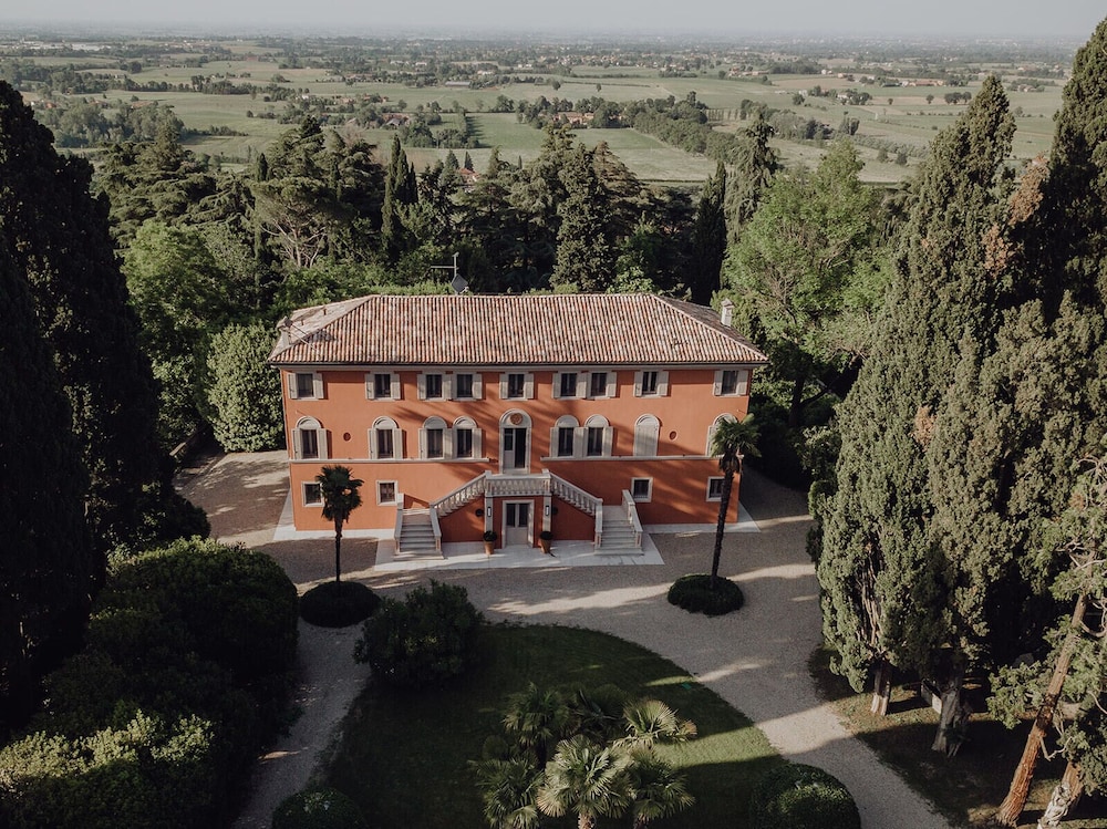 Roncolo 1888 — hotel in Quattro Castella