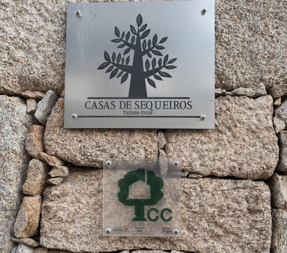 Casas de Sequeiros — hotel in Aguiar Da Beira