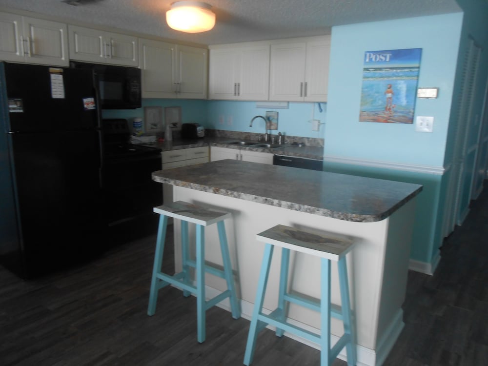 0409 Waters Edge Resort 1 Bedroom Condo by Redawning - photo 5