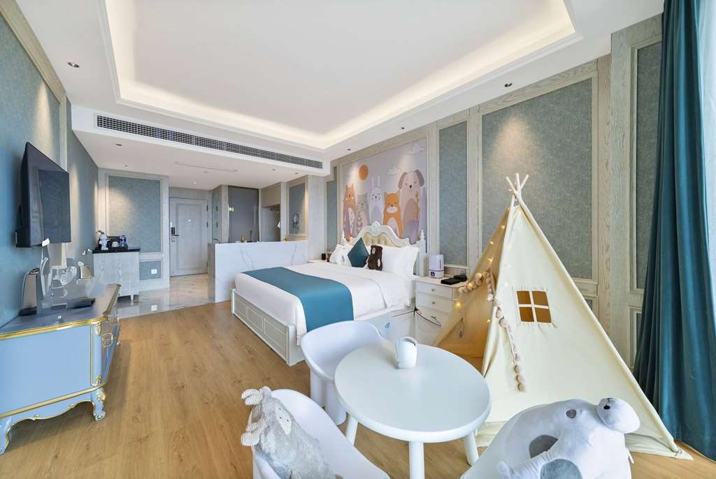 Howard Johnson by Wyndham Lake Serenity Hot Springs Xichang in Xichang, People's Republic of China