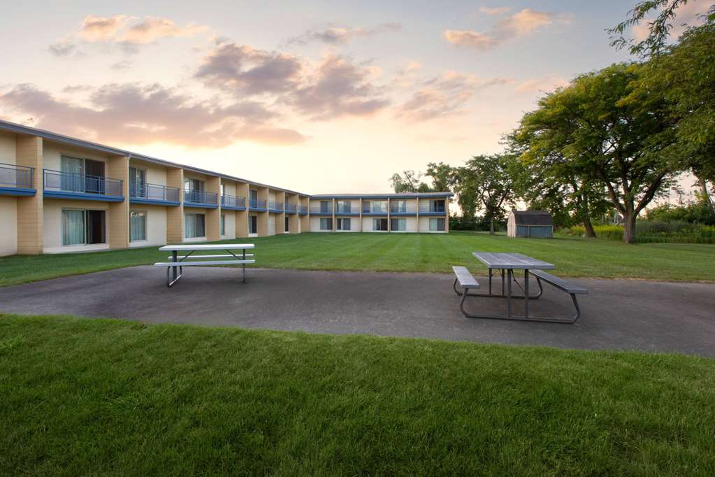 Baymont by Wyndham Bay City - photo 29