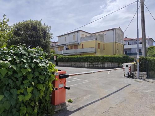 R35 Appartamento al centro con posto auto — 4-Star Luxury Hotel in Numana, Italy