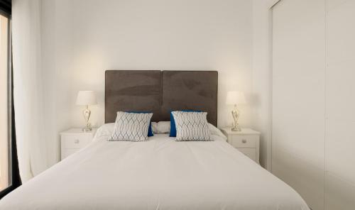 2306 Brand new apt walking distance to beach — 4-Star Luxury Hotel in Casares, Spain