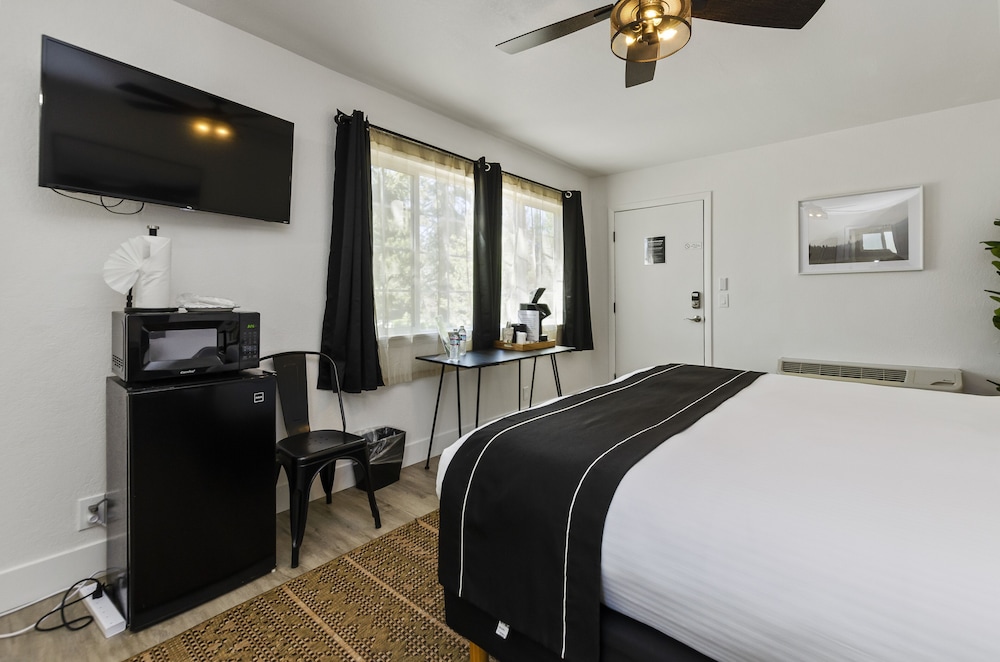 The Jeffrey Hotel - photo 17