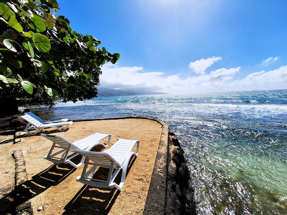 Tahiti Fenua Chill House — 4-Star Luxury Hotel in Afaahiti, French Polynesia
