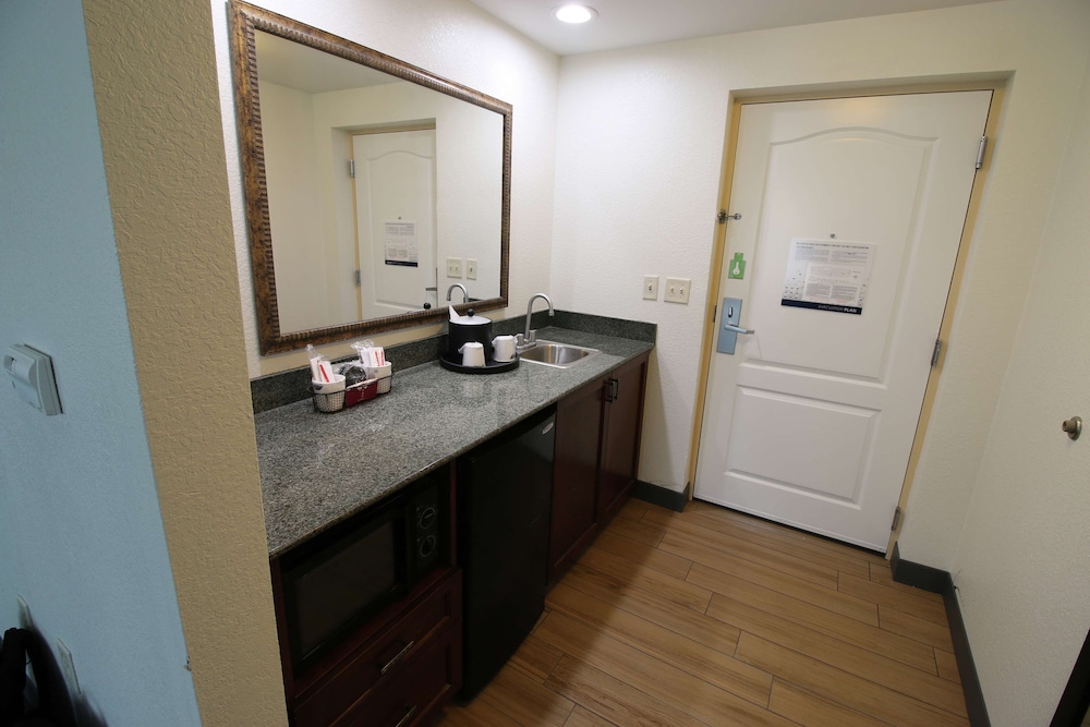 Hampton Inn & Suites Palm Coast - photo 22