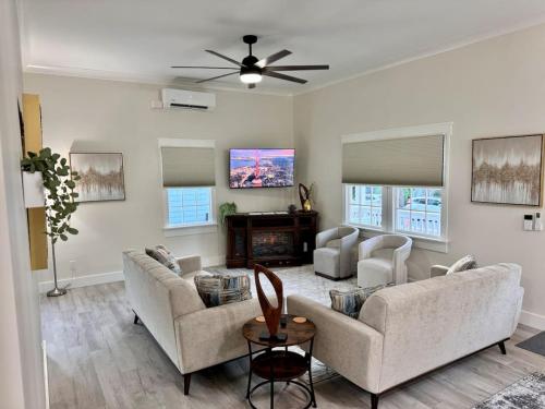 Newest Cottage Downtown. Pet Yes — 4-Star Luxury Hotel in Beaufort, United States