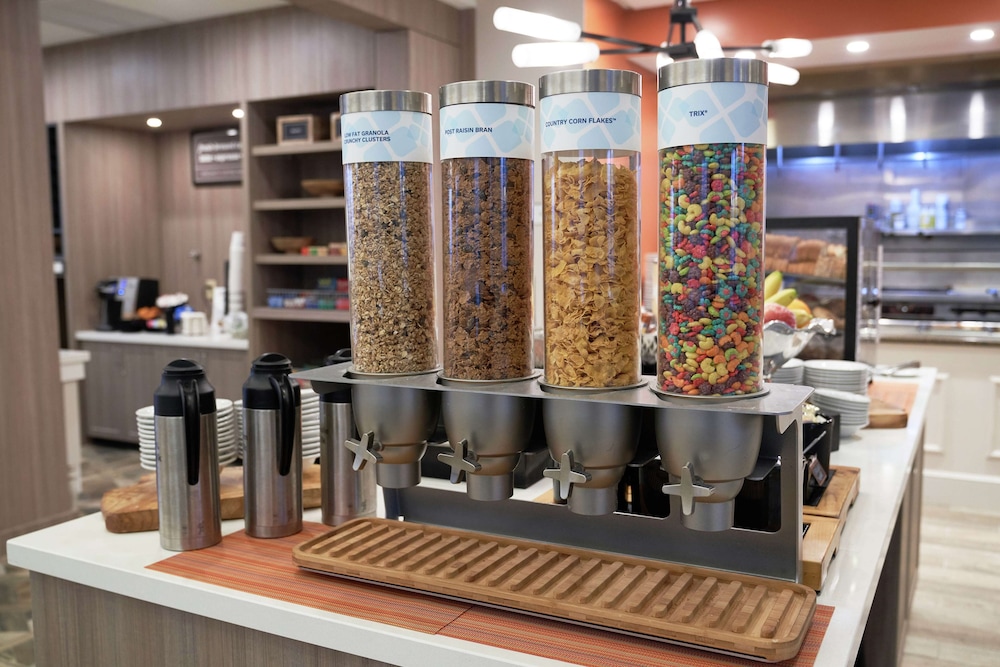 Hilton Garden Inn Evansville - photo 49