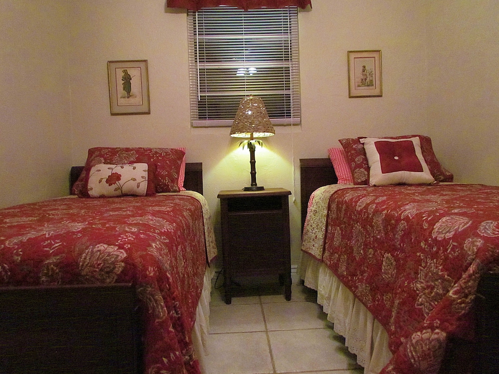 Yearling Restaurant and Cabins - photo 6