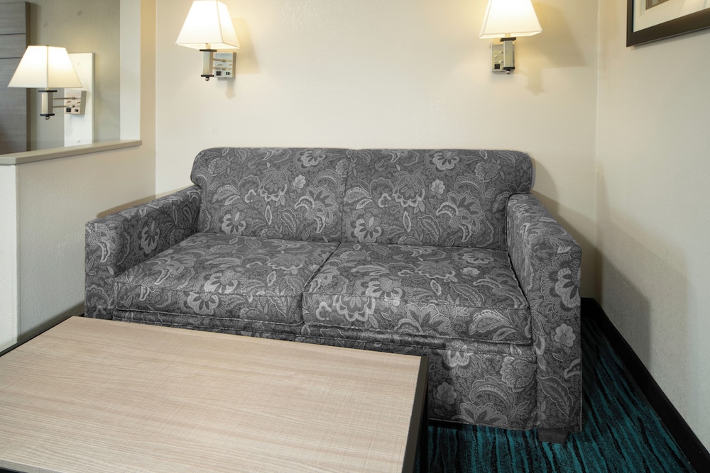 BridgePointe Advantage by BPhotels - photo 6