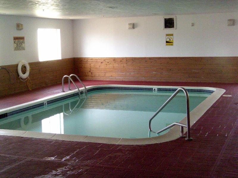 Capri Inn and Suites of Beatrice - photo 25