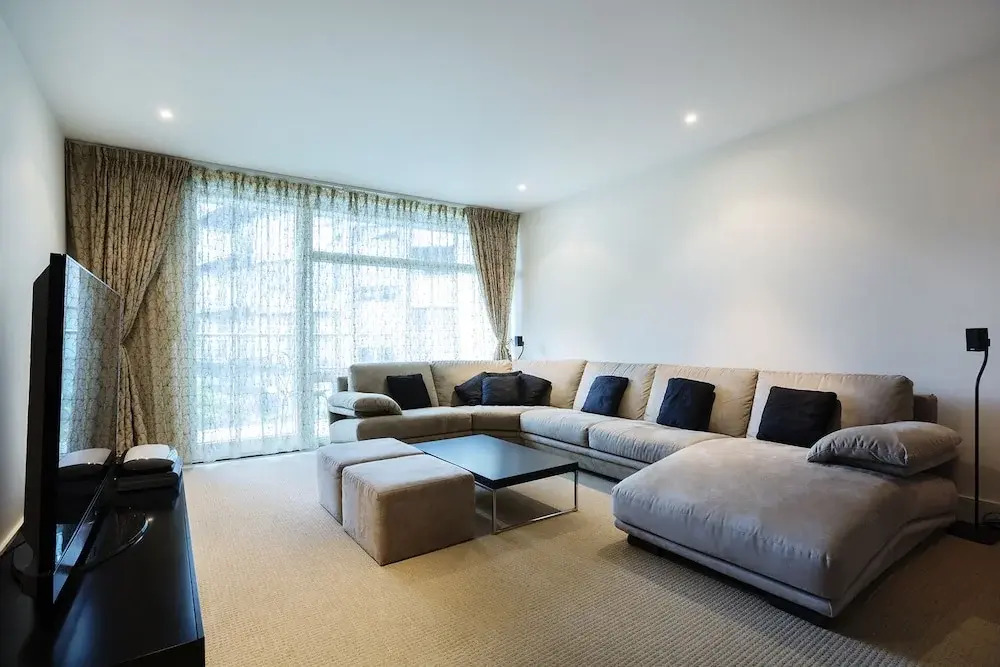 Veeve Chelsea Bridge Wharf — 4-Star Luxury Hotel in London, United Kingdom