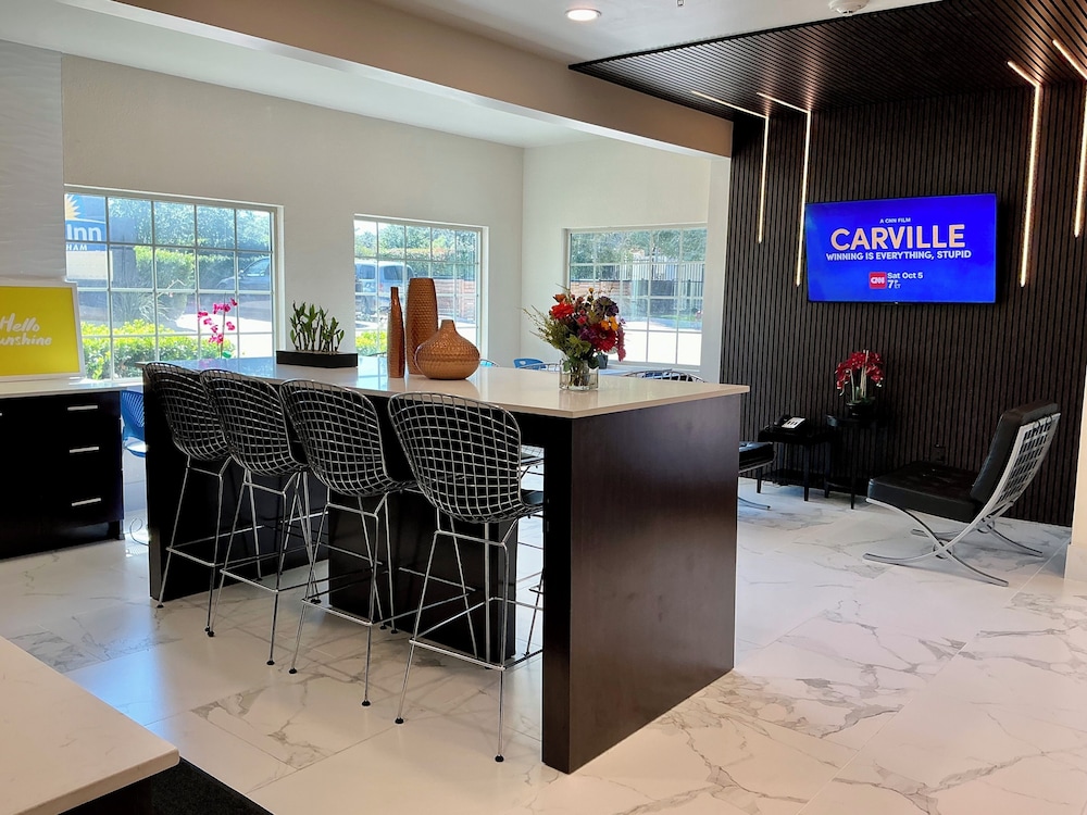 Days Inn by Wyndham Arlington - photo 3