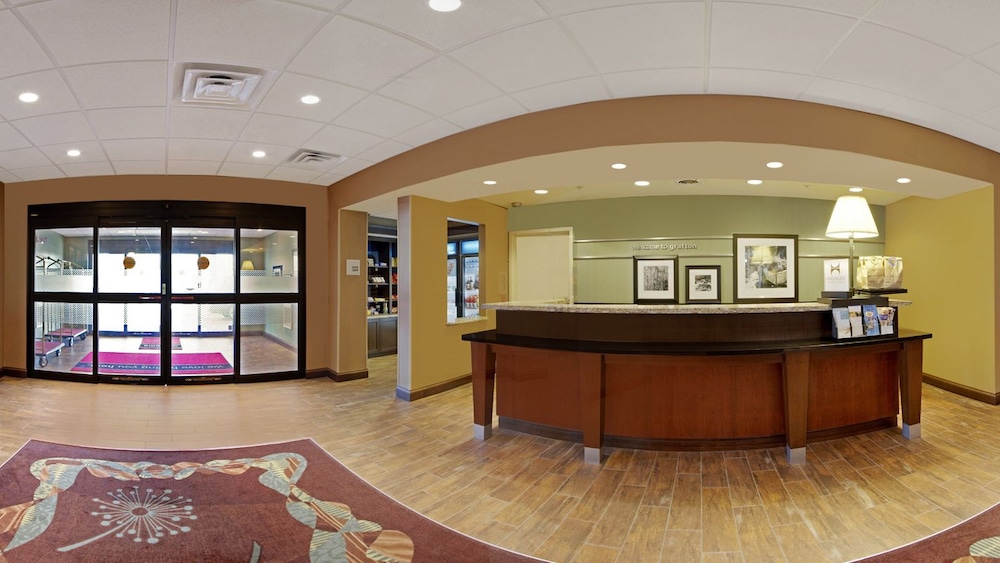 Hampton Inn & Suites Grafton - photo 2