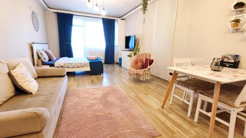 Isaran 2D4E Apartment Brașov — 4-Star Luxury Hotel in Brasov, Romania