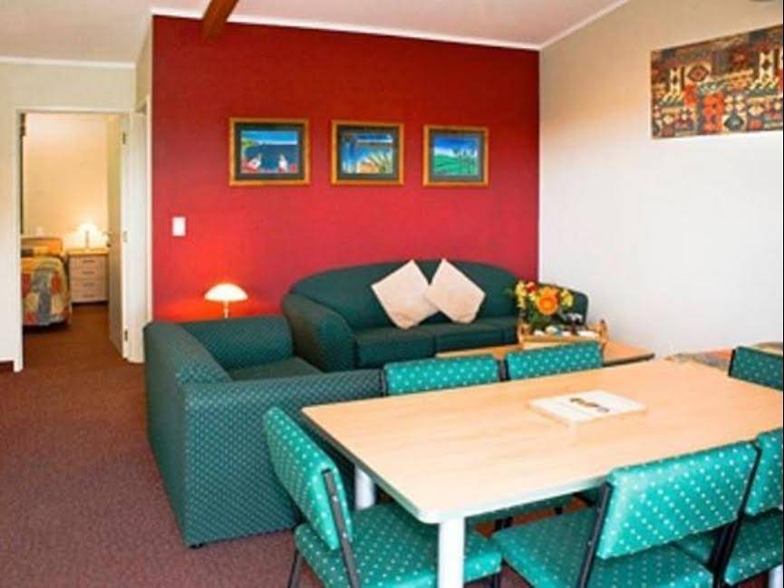 Bay of Islands Gateway Motel