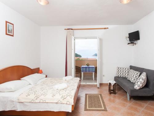 Apartments Ana Lopud Studio with Balcony and Sea View 2