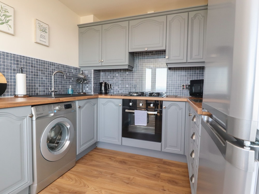 Flat 3 Sandridge Court — Fleetwood — photo 5