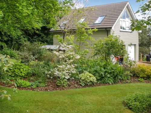 Garden Studio - carbon neutral hotel in St Austell