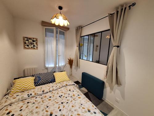 Joli T2 Renove Bord Plan D’eau in Saint-Jean-D'angely, France