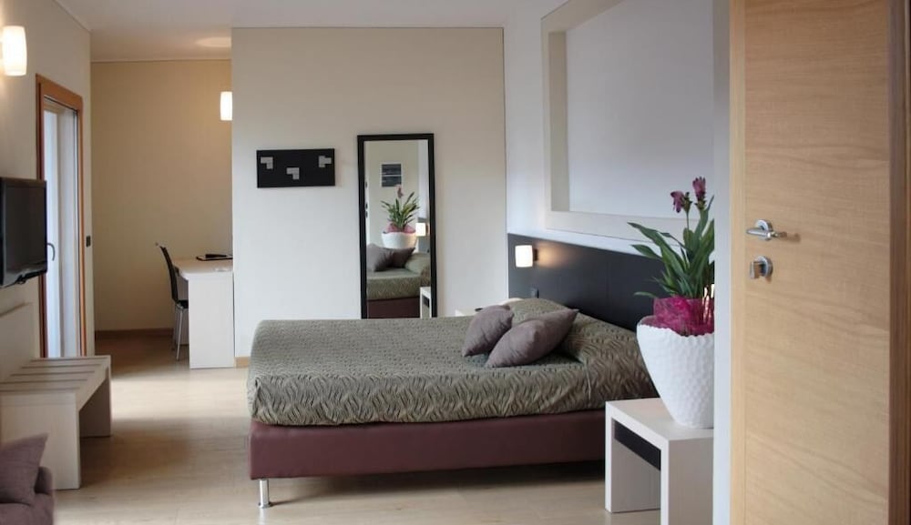 Albergo Ristorante Orazio — hotel in Sale Marasino