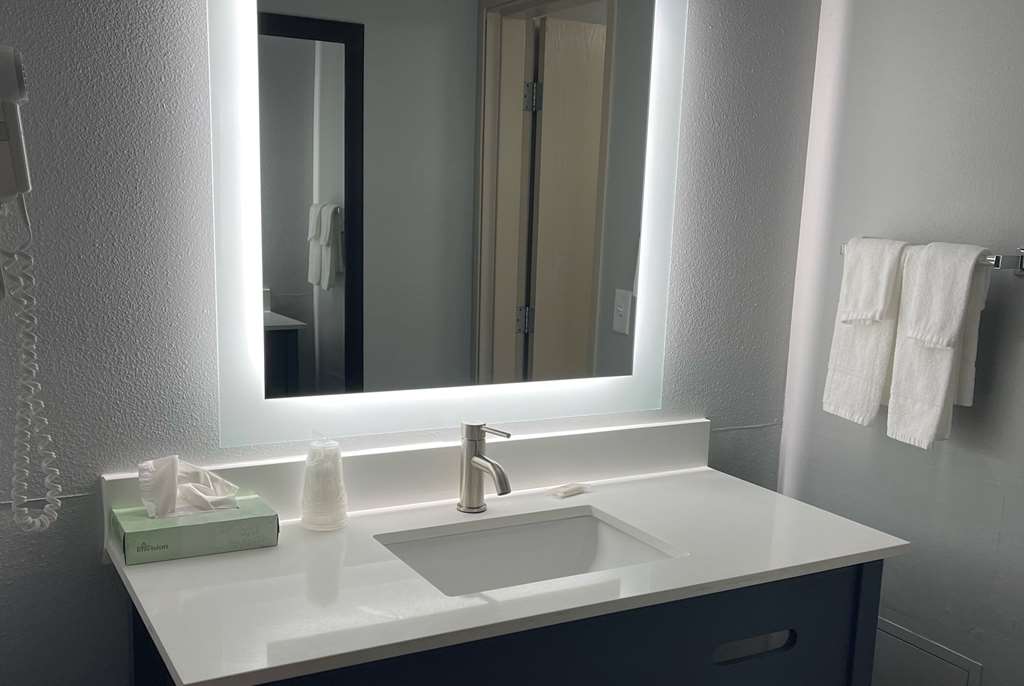 AmericInn by Wyndham Ladysmith - photo 13