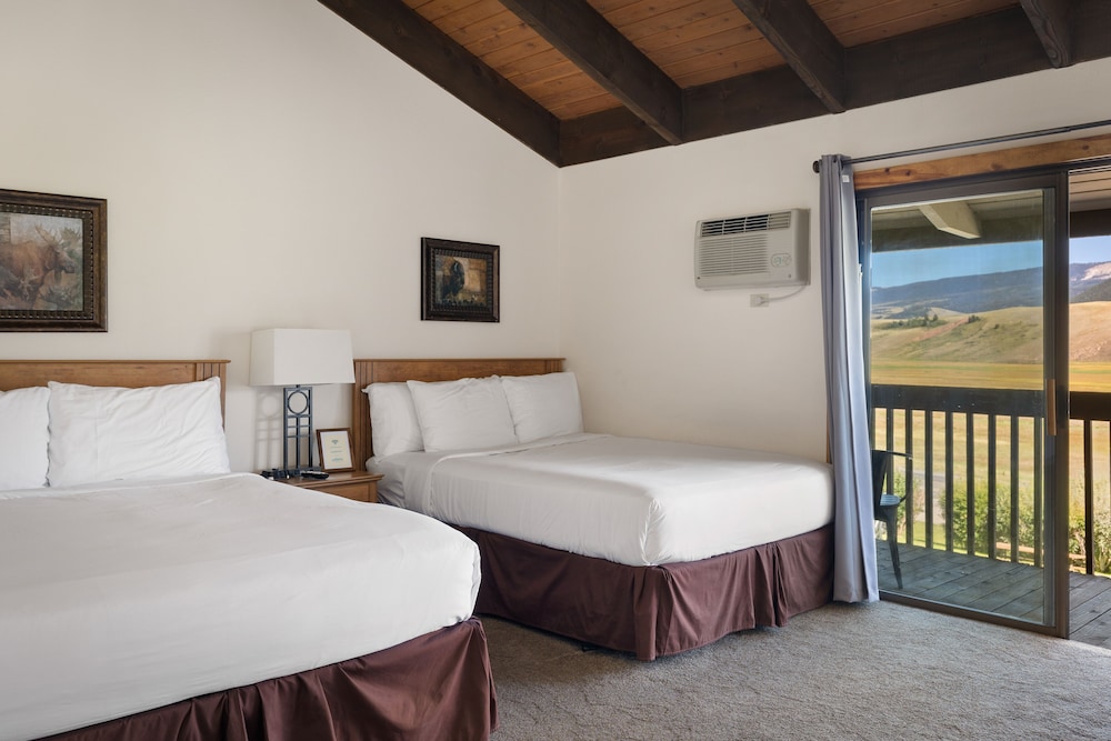 Elk Refuge Inn - photo 30