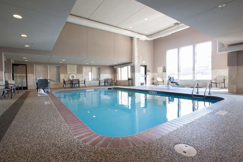 Hampton Inn Great Falls - photo 23