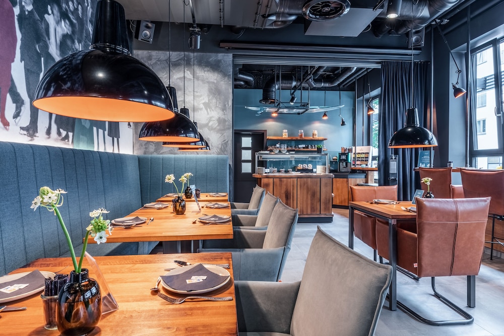 Golden Leaf Parkhotel Im Lehel — Munich