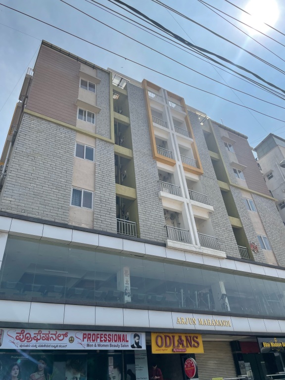 Maybaach Hotel - last minute hotel in Bengaluru