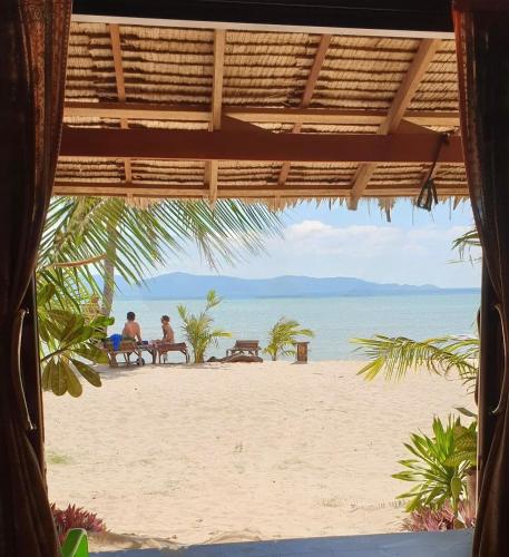 On the Beach Bungalows — 4-Star Luxury Hotel in Ko Pha Ngan, Thailand