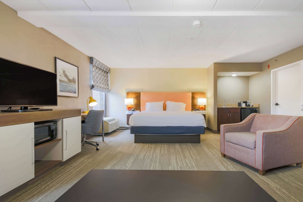 Hampton Inn Fall River Westport - photo 27