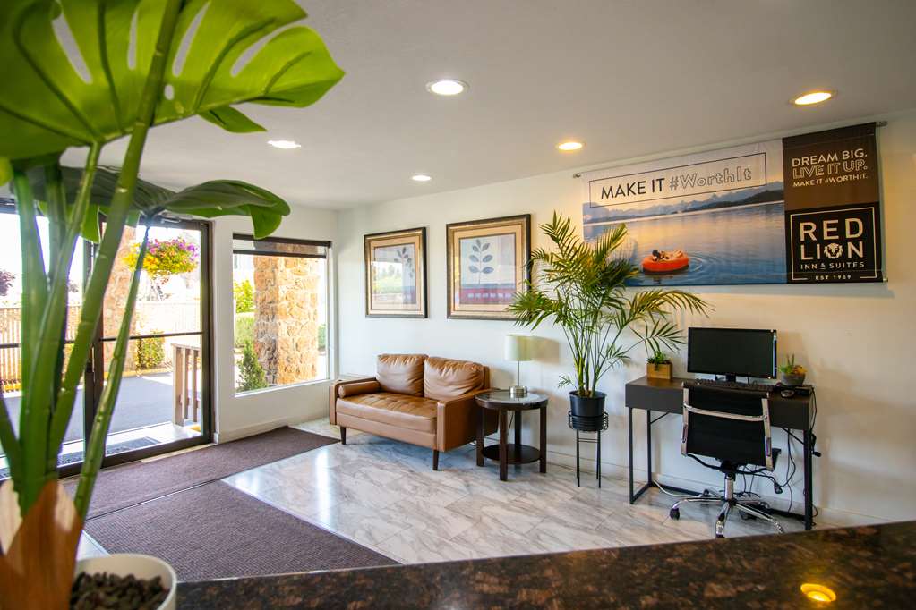 Red Lion Inn & Suites Vancouver - photo 49