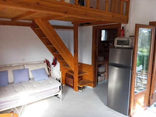 To Mikro Spiti sto Livadi in Sision, Greece