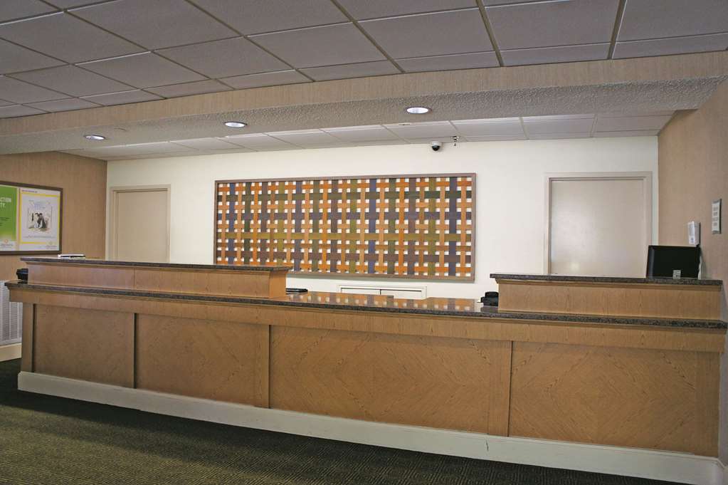 La Quinta Inn & Suites by Wyndham Houston Stafford Sugarland - featured photo