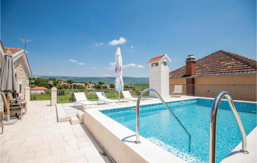 Three Bedroom Holiday Home In Zmijavci — 4-Star Luxury Hotel in Zmijavci, Croatia