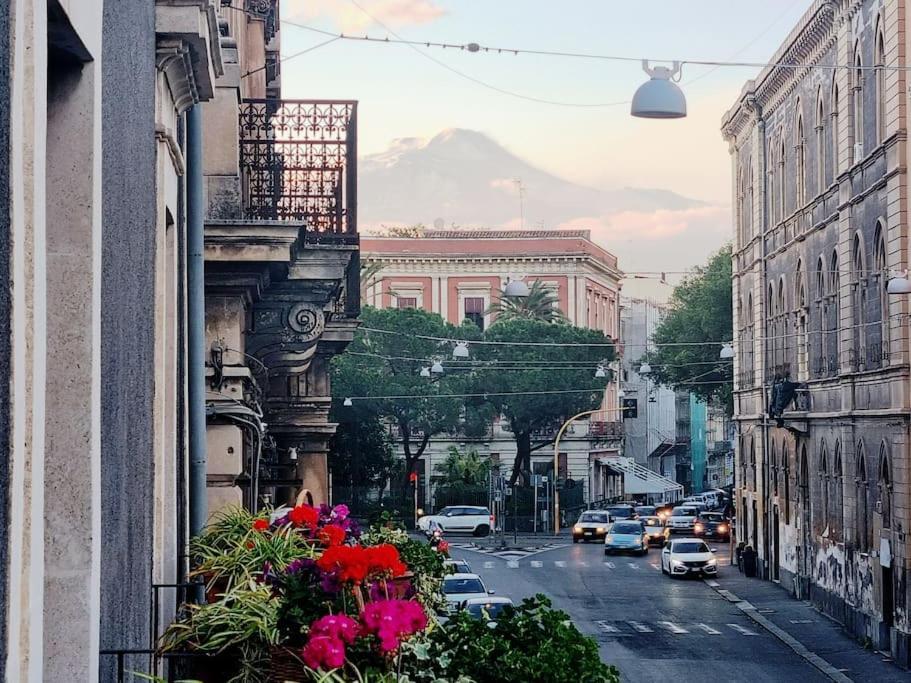 Elegant apartment in the center with ETNA view — 4-Star Luxury Hotel in Catania, Italy