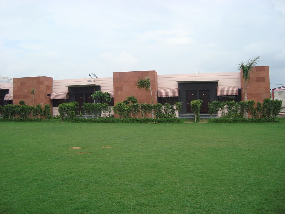 Nature Valley Resort — Gurgaon — photo 2