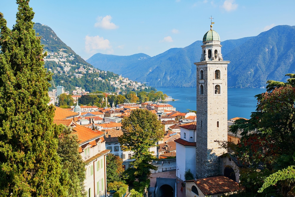 Casa Mirica Arte 4 — 4-Star Luxury Hotel in Castel San Pietro, Switzerland
