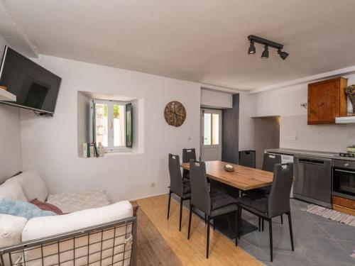 One Bedroom Ranch House