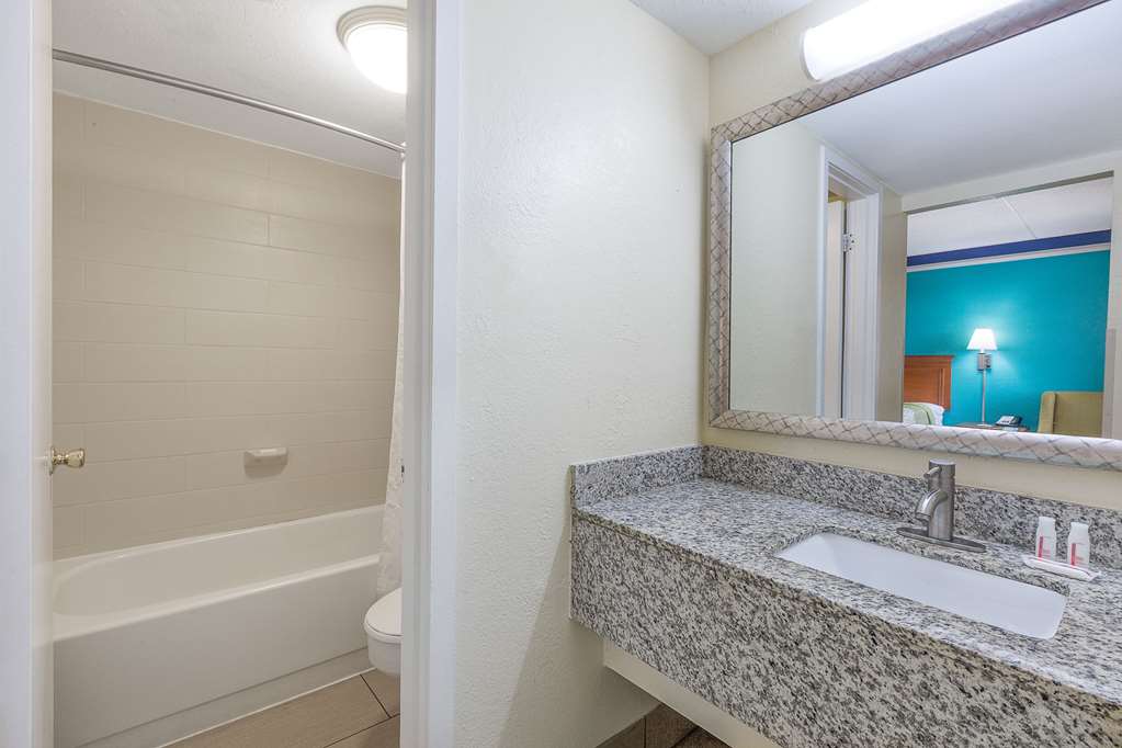 Days Inn by Wyndham Little Rock Medical Center - photo 14