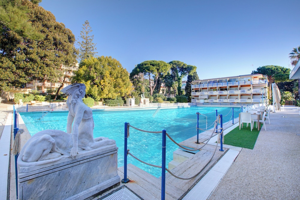 Jolie Sur La Mer Petit Studio — 4-Star Luxury Hotel in San Remo, Italy