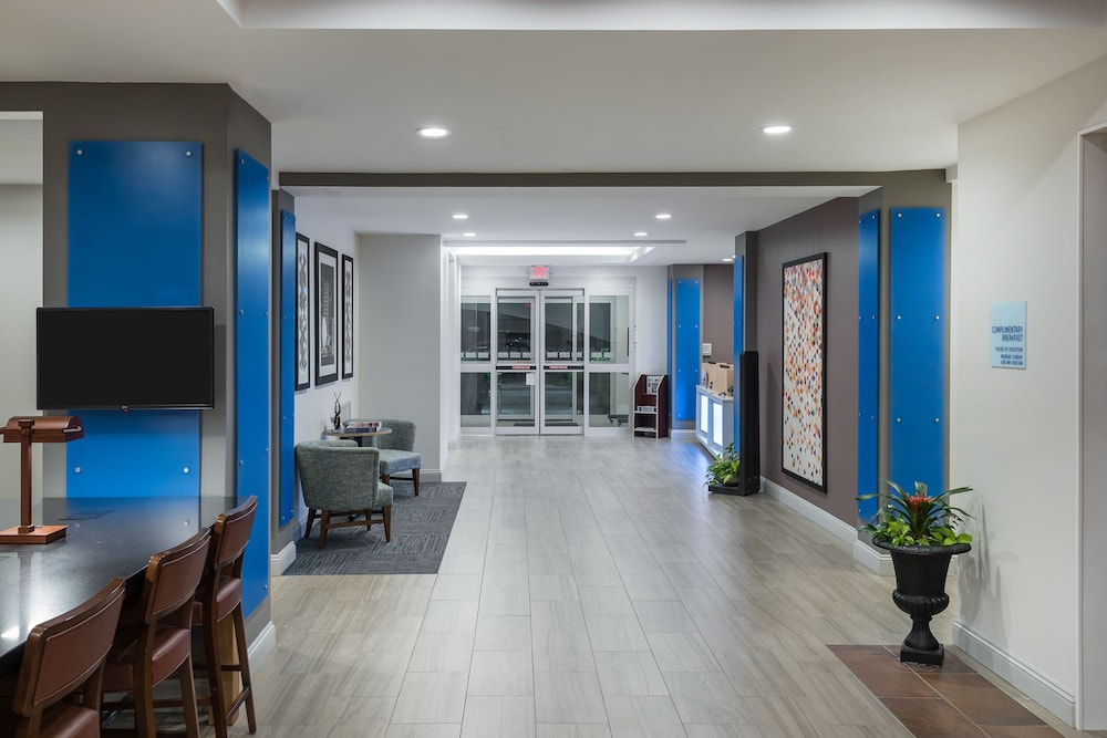 Holiday Inn Express & Suites Florence I 95 & I 20 Civic Ctr by IHG - photo 56
