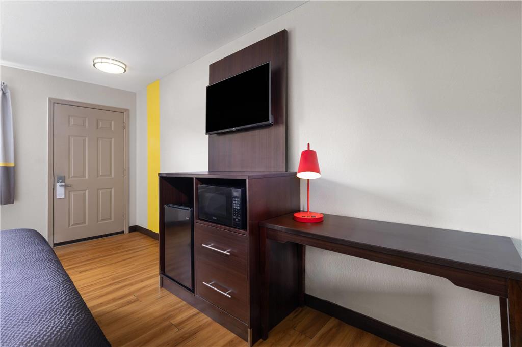 Super 8 by Wyndham Helen - photo 14
