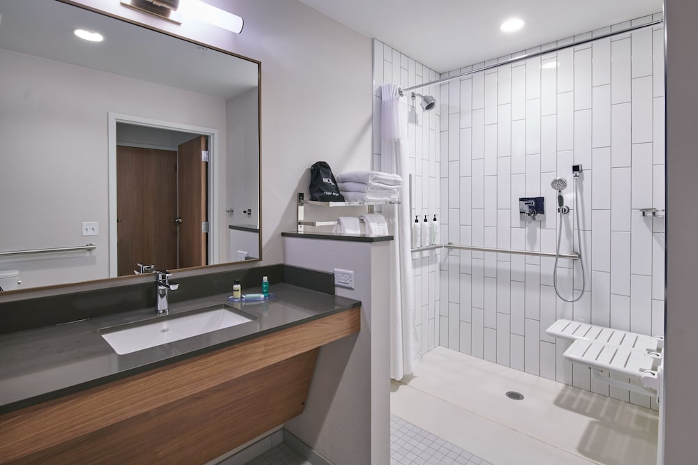 Fairfield Inn & Suites by Marriott Chicago O'Hare - photo 19