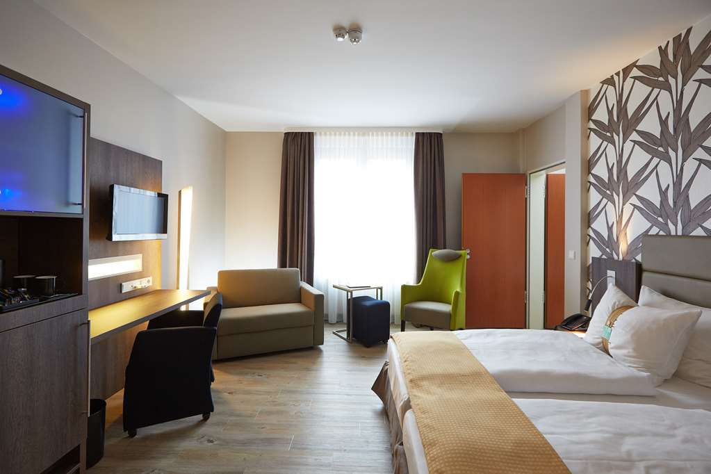 1 double bed and 1 sofa bed for 1 person