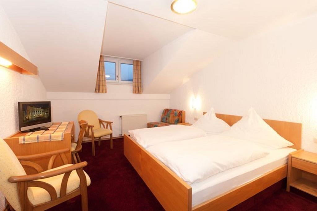 Hotel Gasthof Zur Linde in Unknown City, Germany