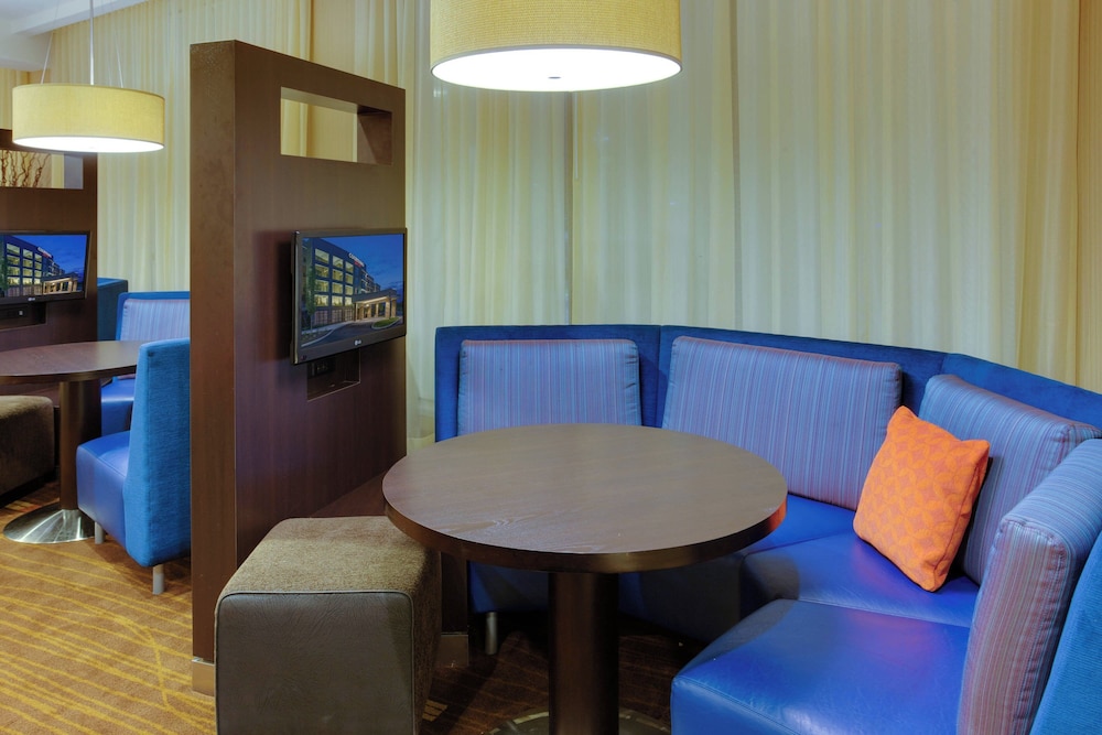 Courtyard by Marriott Pittsburgh North Cranberry Woods - photo 19